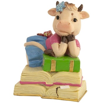 Фигурка Коровка-читательница из полирезины / 6,2х8,5х6,5см арт.81390 - купить в магазине Кассандра, фото, 4630072937315, 